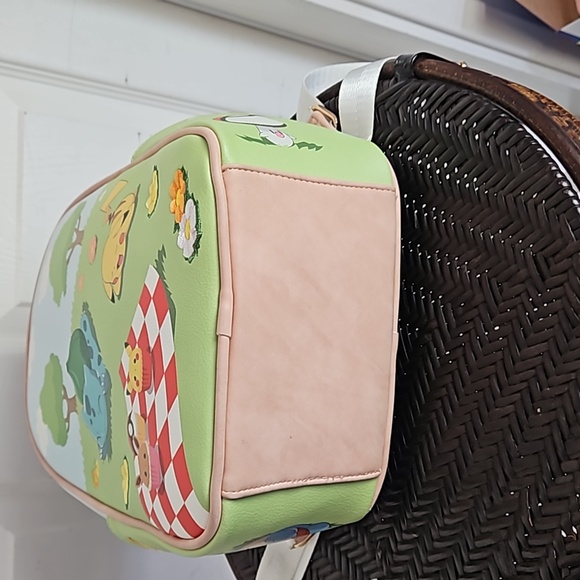 Pokémon Bulbasaur & Pikachu Picnic Mini Backpack - Picture 10 of 13